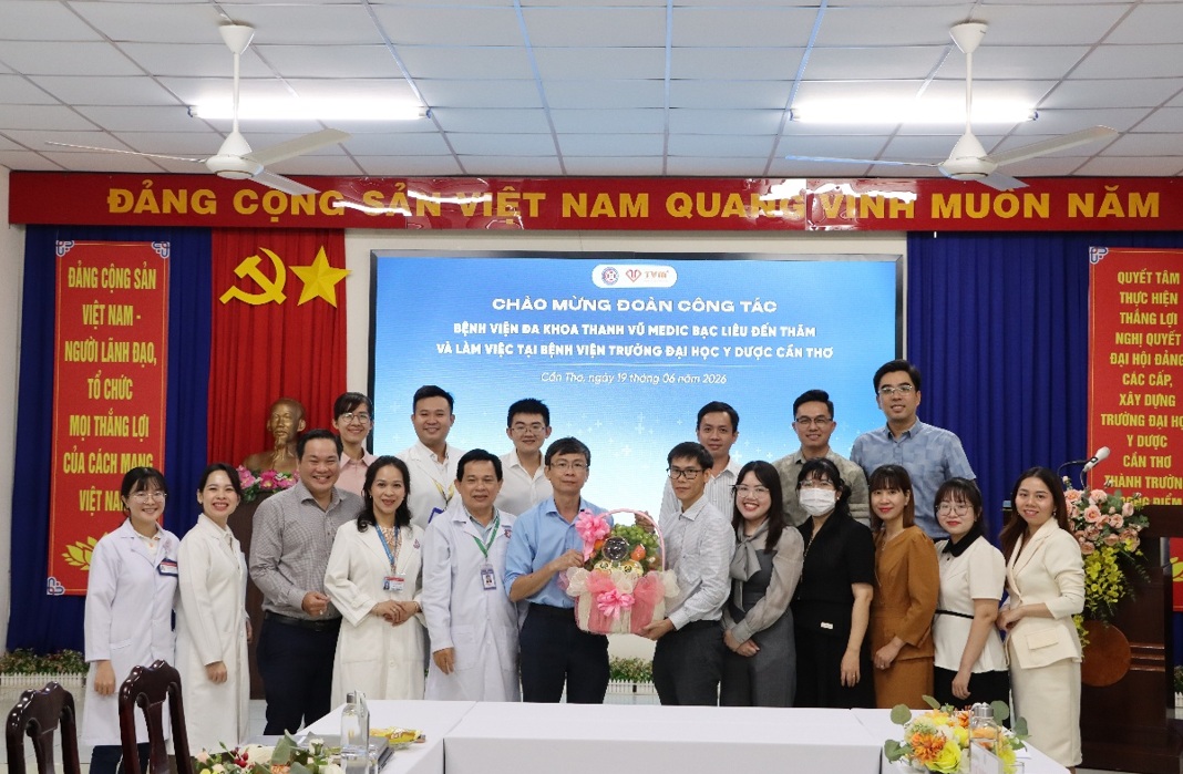 Buổi làm việc và trao đổi chuyên môn trước chuyển giao kỹ thuật từ Bệnh viện Trường Đại học Y Dược Cần Thơ đến Bệnh viện Đa khoa Thanh Vũ Medic Bạc Liêu