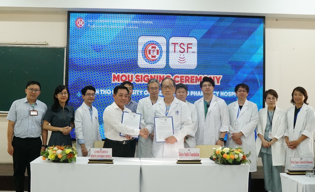 Bệnh viện Trường Đại học Y Dược Cần Thơ ký kết bản ghi nhớ với Tổ chức Tokyo Smile (Nhật Bản): Nâng tầm phẫu thuật hàm mặt