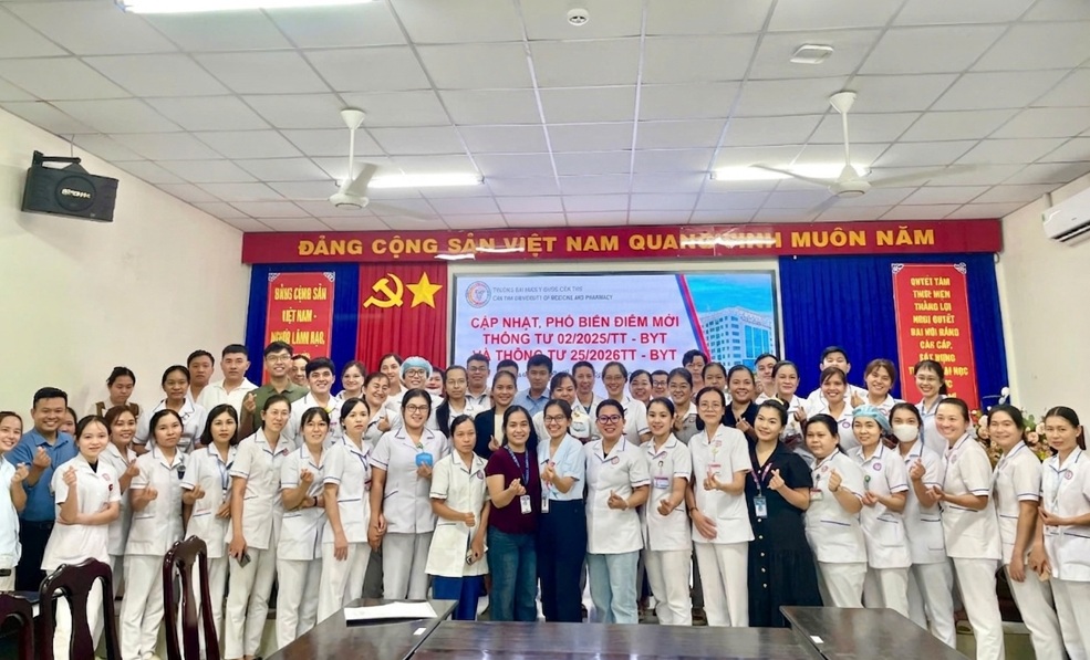 Cập nhật hành lang pháp lý nghề nghiệp, Bệnh viện Trường Đại học Y Dược Cần Thơ tổ chức Tập huấn Cập nhật phổ biến văn bản quy định pháp luật liên quan phạm vi hành nghề Điều dưỡng – Hộ sinh – Kỹ thuật viên.